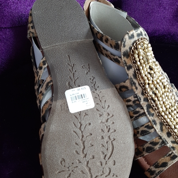 Sandals - Picture 3 of 3